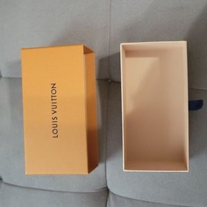 Louis vuitton empty sunglass box with tag and booklet